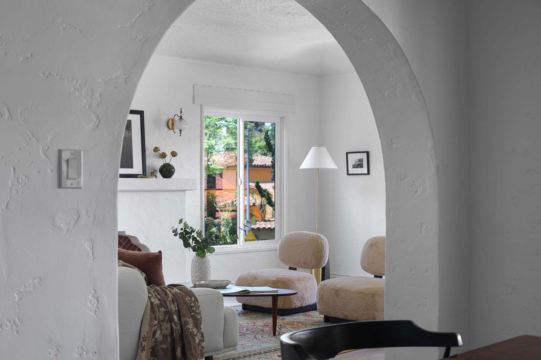Original arched doorway at 3118 W 43rd Place