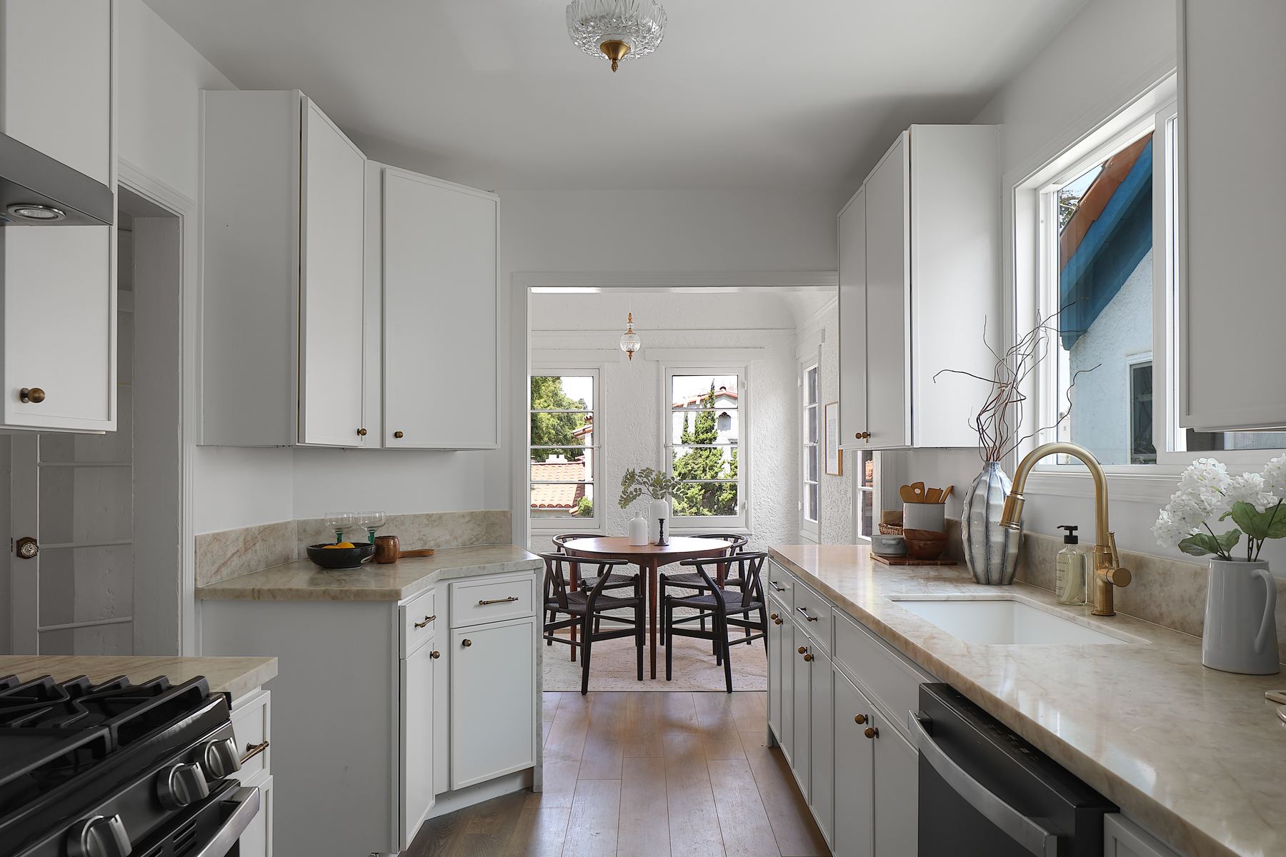 3118 kitchen with stone counters